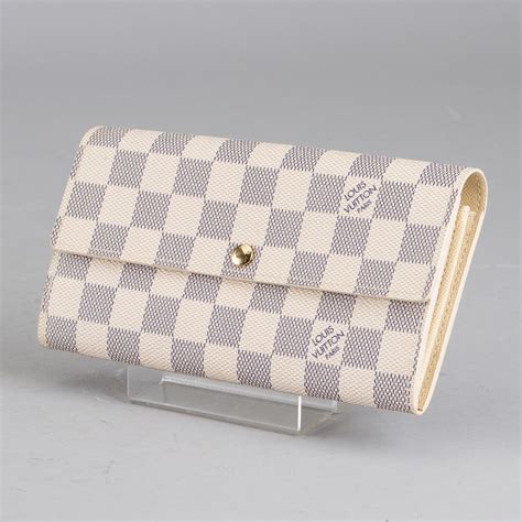 louis vuitton damier azur canvas zippy wallet|vuitton sarah wallet.